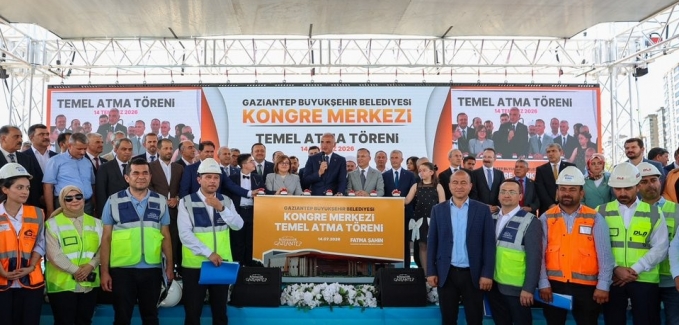 BAKAN ERSOY: “BAŞKAN FATMA ŞAHİN, GAZİANTEP İÇİN ÇALIŞIYOR, GAZİANTEP İLE YATIYOR, GAZİANTEP İLE KALKIYOR”