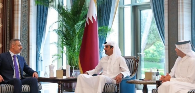 Bakan Fidan, Katar Emiri Al Thani ile bir araya geldi