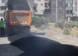 Nizip Belediyesi yol yenileme çalışmalarını aralıksız sürdürüyor