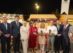 Hemşehri Dernekleri Festivali'nde 160 bin kişi bir araya geldi.