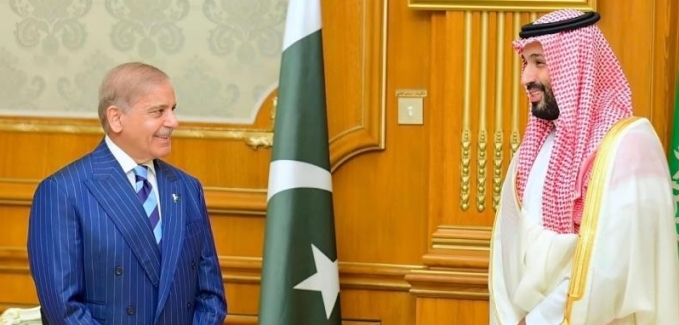 Pakistan Başbakanı Şerif, Suudi Arabistan Veliaht Prensi Selman ile görüştü