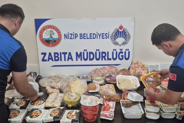 “Nizip’te tarihi geçmiş ürünlere geçit yok: Cezalar kesildi, ürünler toplandı”