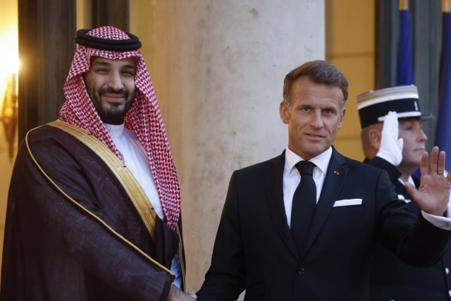 Macron, Suudi Arabistan Veliaht Prensi Selman ile Paris’te bir araya geldi