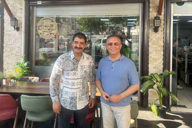 Vali Çeber’den Tarihi Bey Kebapçısı’na anlamlı ziyaret