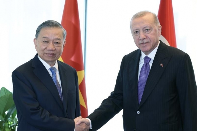 Cumhurbaşkanı Erdoğan, Vietnam Devlet Başkanı Lam ile görüştü