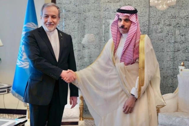 İran Dışişleri Bakanı Arakçi, Suudi Arabistanlı mevkidaşı Al Suud ile bir araya geldi
