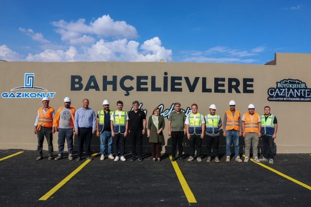 Başkan Şahin, "Bahçelievler" Proje Alanında Örnek Dairenin Tanıtımını Yaptı