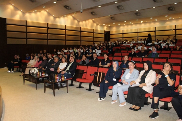 GAÜN Hastanesi’nde Emzirme Haftası Sempozyumu Düzenlendi GAÜN Hastanesi’nde Emzirme Haftası Sempozyumu Düzenlendi