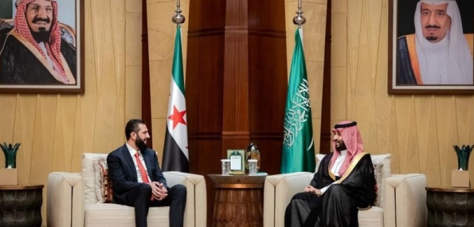 Suriye Devlet Başkanı eş-Şara, Suudi Arabistan Veliaht Prensi Selman ile bir araya geldi