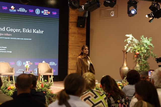 GastroAntep’te Ünlü Şefler Gastronomiyi Konuştu GastroAntep’te Ünlü Şefler Gastronomiyi Konuştu