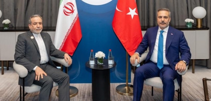 Bakan Fidan, İran Dışişleri Bakanı Arakçi ile görüştü