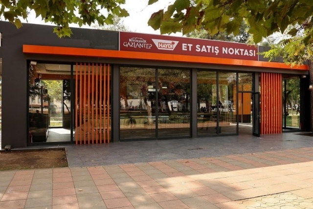 Gaziantep Büyükşehir'in et satış noktaları vatandaşlarla buluşmaya hazır