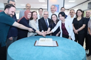 GAÜN HASTANESİNDE 100. KEMİK İLİĞİ NAKLİ KUTLANDI