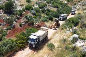Şehitkamil'de arazi yolları açma çalışmaları sürüyor